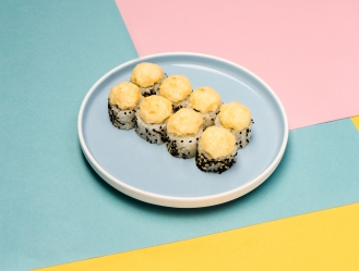 zapechenny-roll-s-krabom-yet